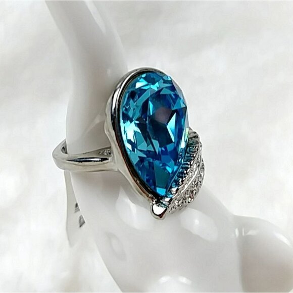 Women's Cocktail Ring Blue Tear Drop Rhinestone Ring Hypoallergenic - Picture 5 of 11